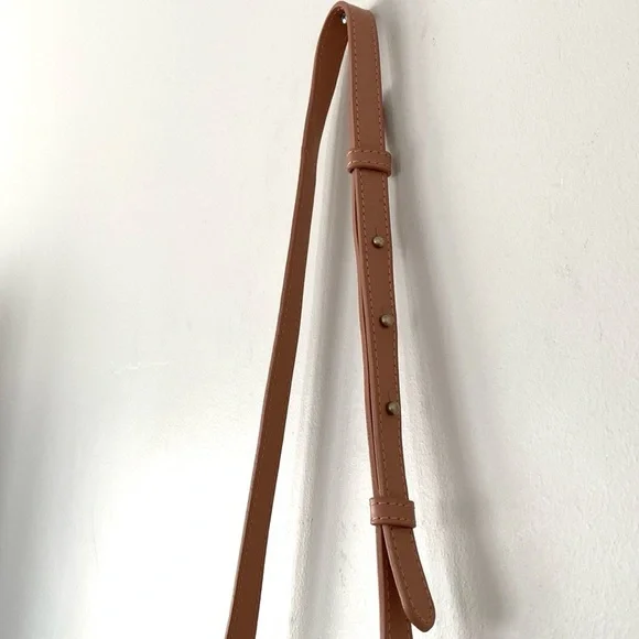 American Eagle Dusty Pink Crossbody Bag Adjustable Strap Vacation Coastal Preppy